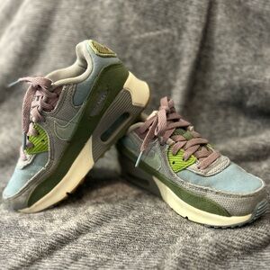 Nike Air Max 90 Next Nature Sun Club Girls Tennis-shoes. Size 1.5